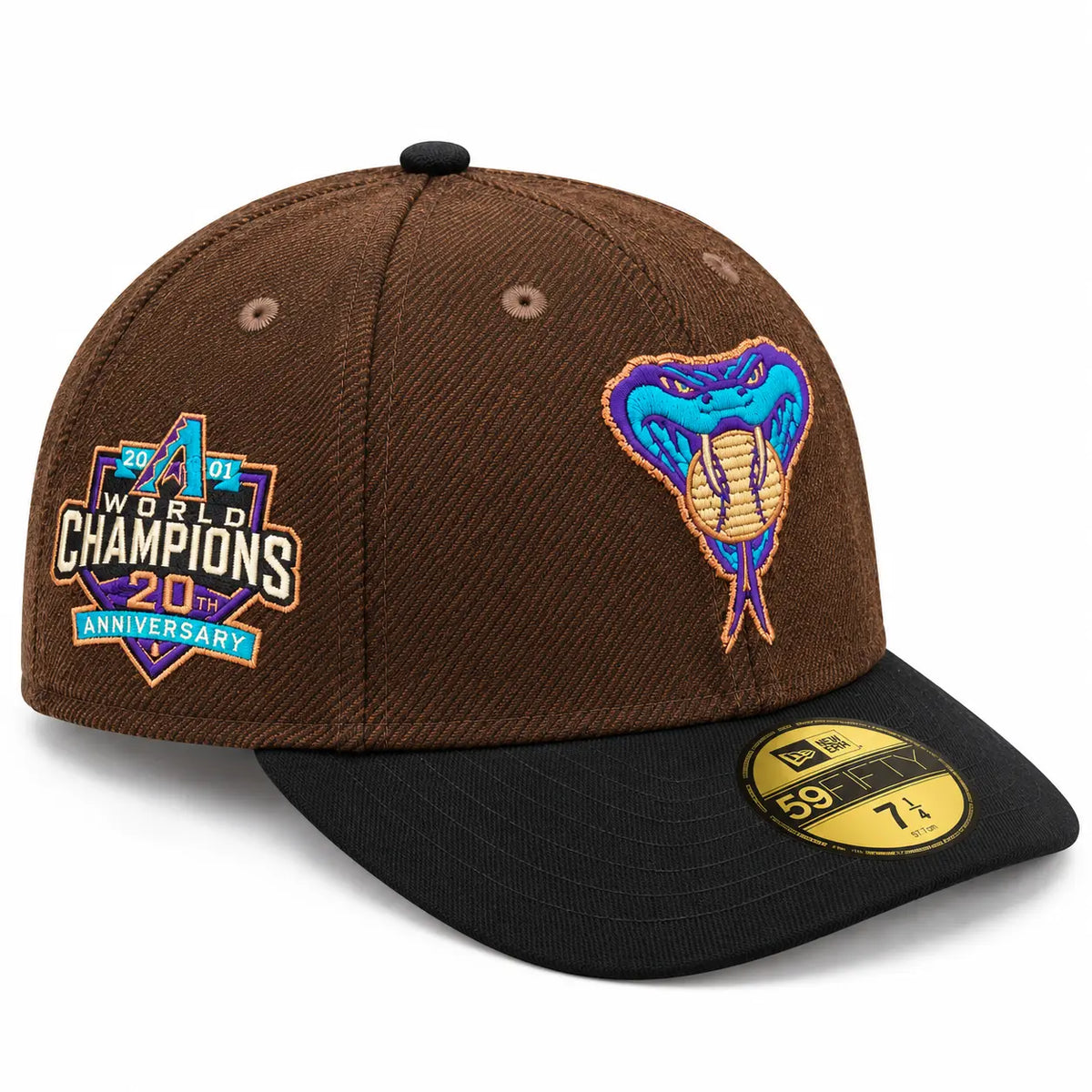 Gorra New Era 59FIFTY Arizona Diamondbacks marrón y negra vista tres cuartos con visera pre-curved