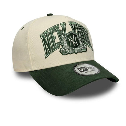 Gorras snapback - NY Yankees 9FORTY E-Frame Suede Beige Verde MLB