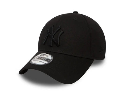 New York Yankees Classic Black Logo 39THIRTY Cap
