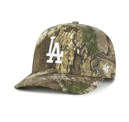 Gorra ’47 HITCH de Los Angeles Dodgers con estampado de camuflaje Realtree y logotipo LA blanco.