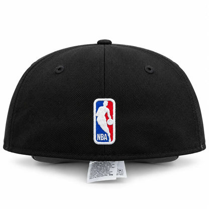 Gorra fitted New Era 59FIFTY Chicago Bulls negra con visera plana y diseño retro NBA