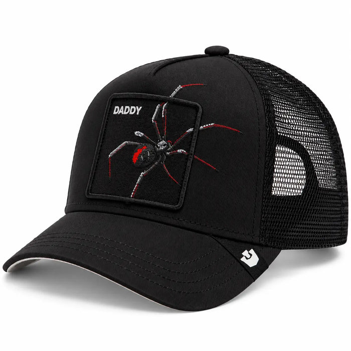 Gorra trucker unisex Goorin Bros modelo Over The Line Spider Daddy en color negro con bordado de araña que sobresale del parche, disponible en la tienda Mundogorras en Gran Canaria.