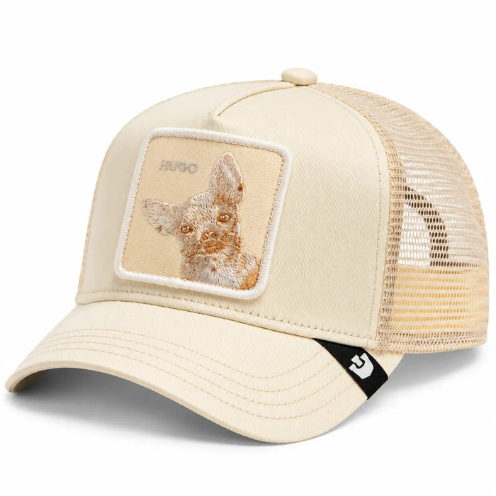 Gorra trucker unisex Goorin Bros modelo Tonal Amigo Wax en color crema claro con parche de chihuahua, disponible en la tienda Mundogorras en Gran Canaria.