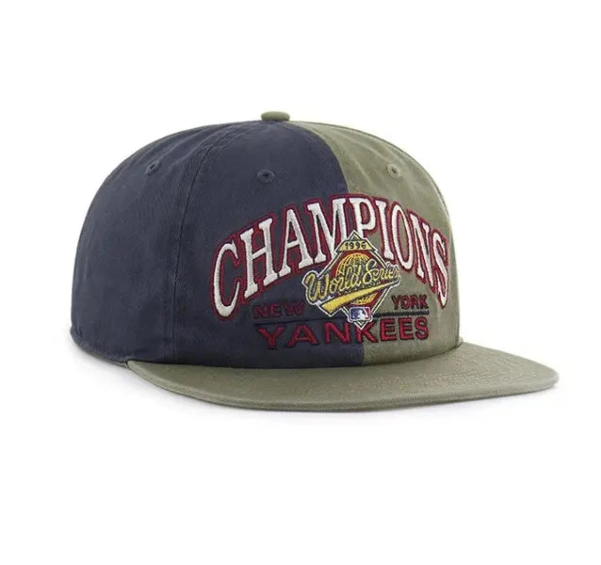 Gorra verde militar de los Yankees con visera plana y cierre snapback regulable.