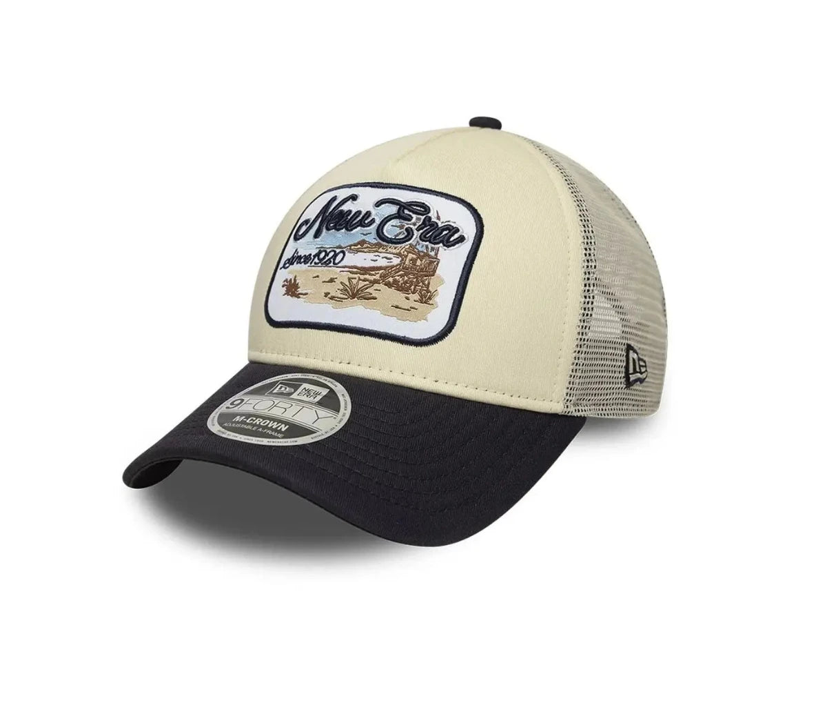 gorra new era con rejilla beige y negra