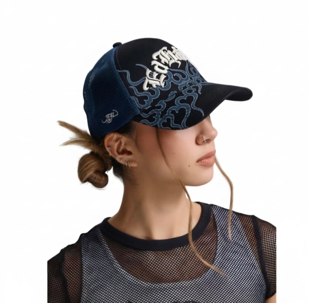 Gorras Trucker - Ed Hardy Trucker Negra con Bordados azules llamas